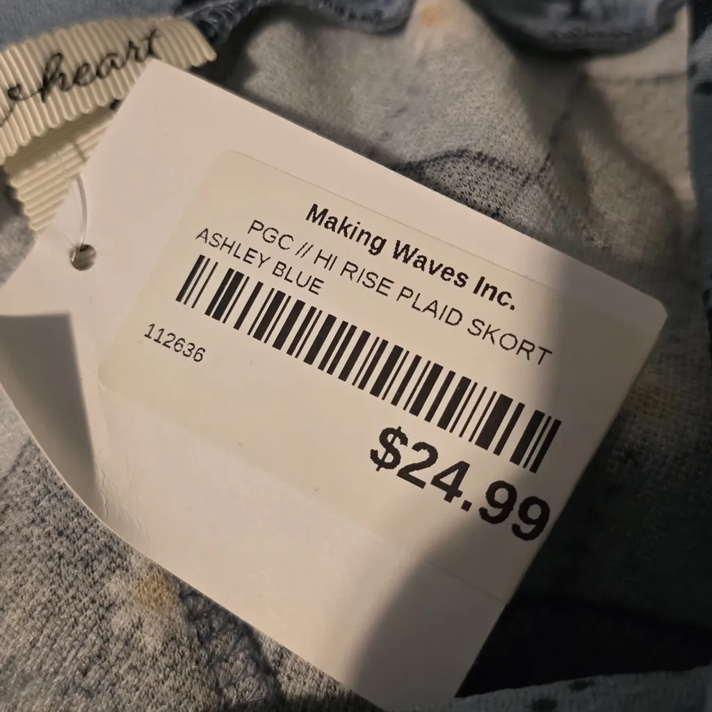 Derek Heart Blue and White Argyle Shorts - Image 7