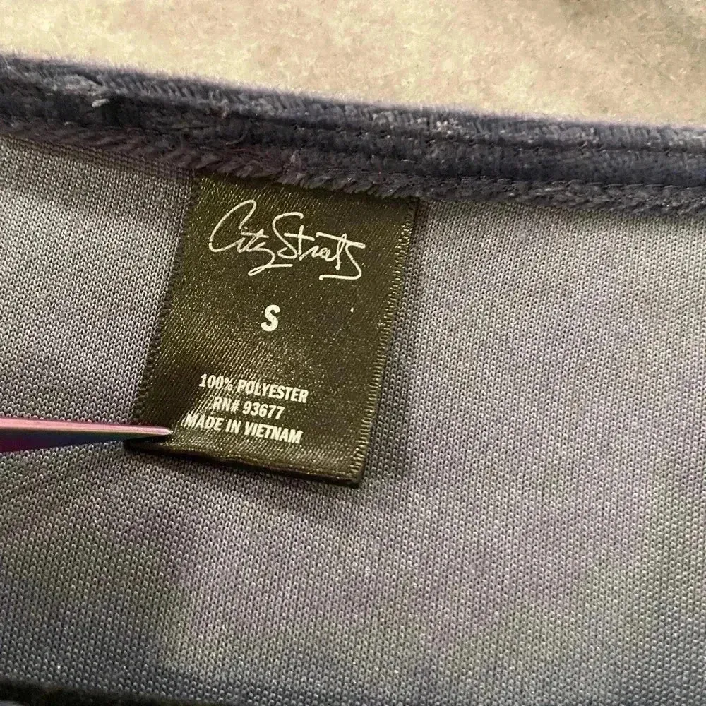 City Streets Blue Crushed Velvet Short Sleeve Scoop Neck Tee Shirt Size Small - Image 6