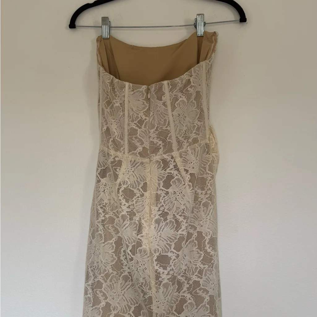 NBD Strapless Cream Lace Dress - Image 5