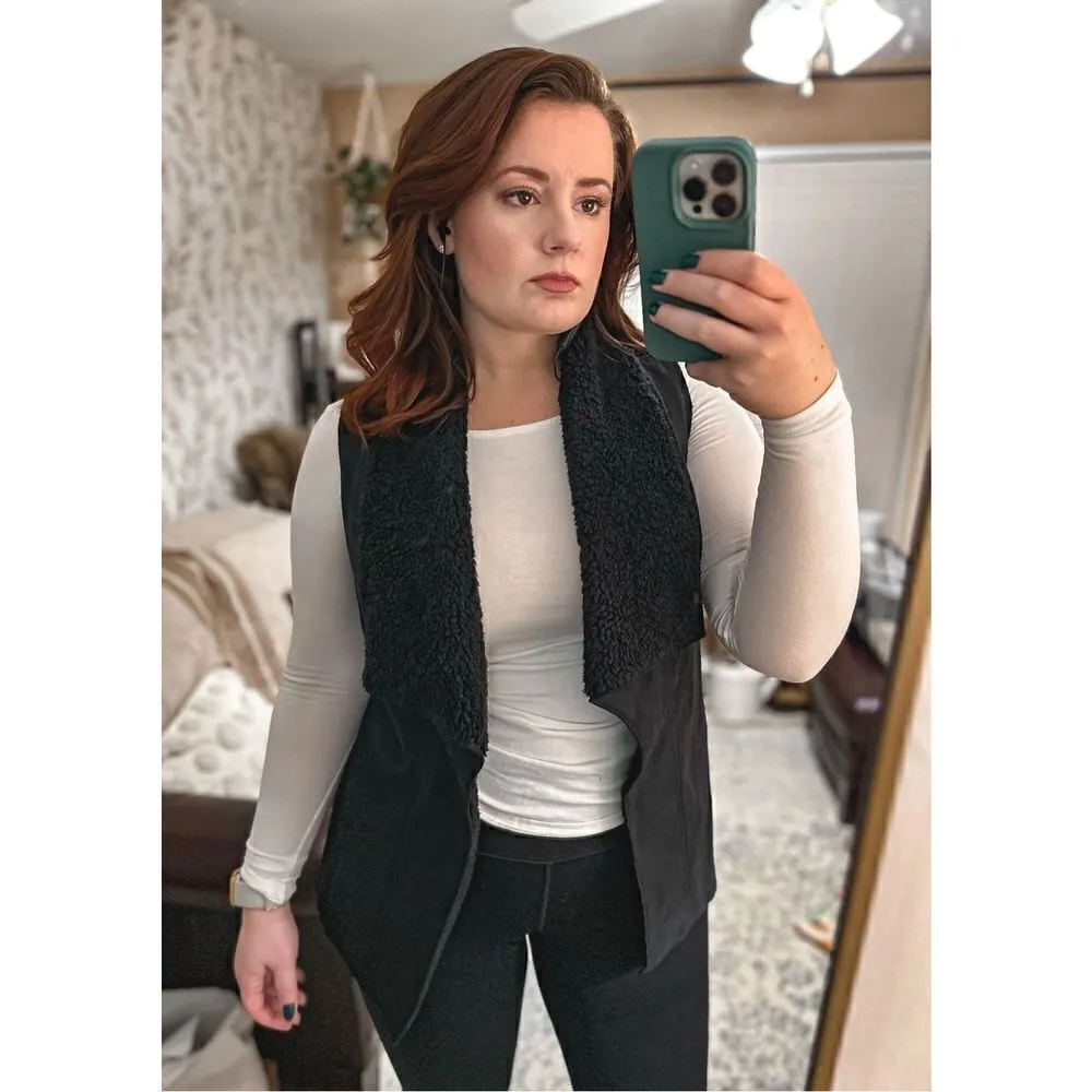 NWT AGB Black Vest with fur Black - Image 3