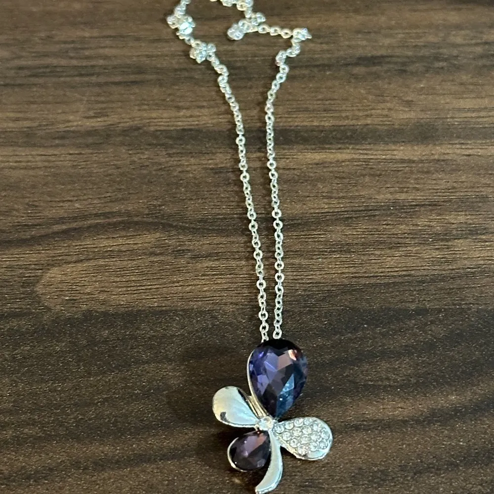 Silver Tone 4 Leaf Clover Purple Necklace - Image 4