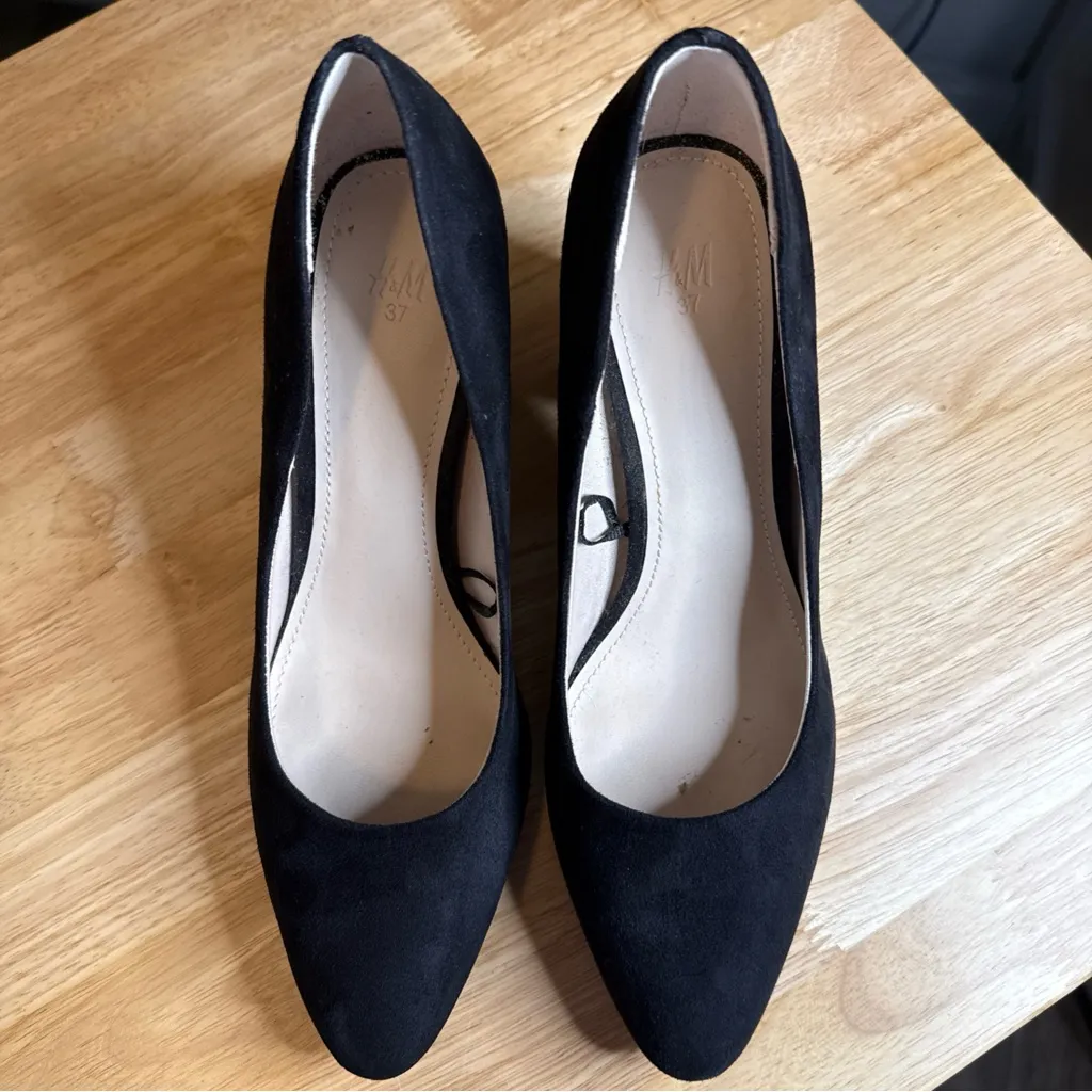 H&M Heels Womens US Size 6 (37) BLACK FAUX SUEDE pumps Y2K Grunge block heel - Image 5