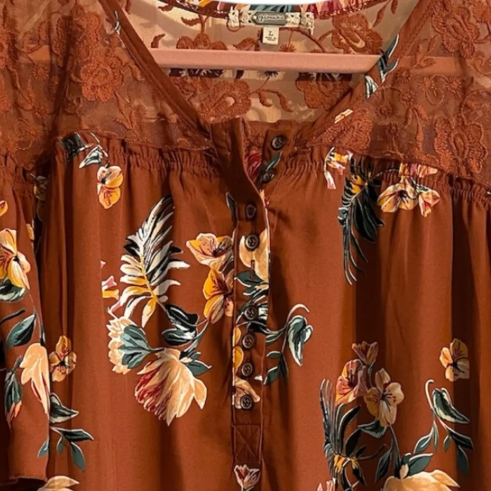 Gimmicks Floral & Lace Sheer Boho Bohemian Top Blouse in Rust Brown Size Large - Image 6