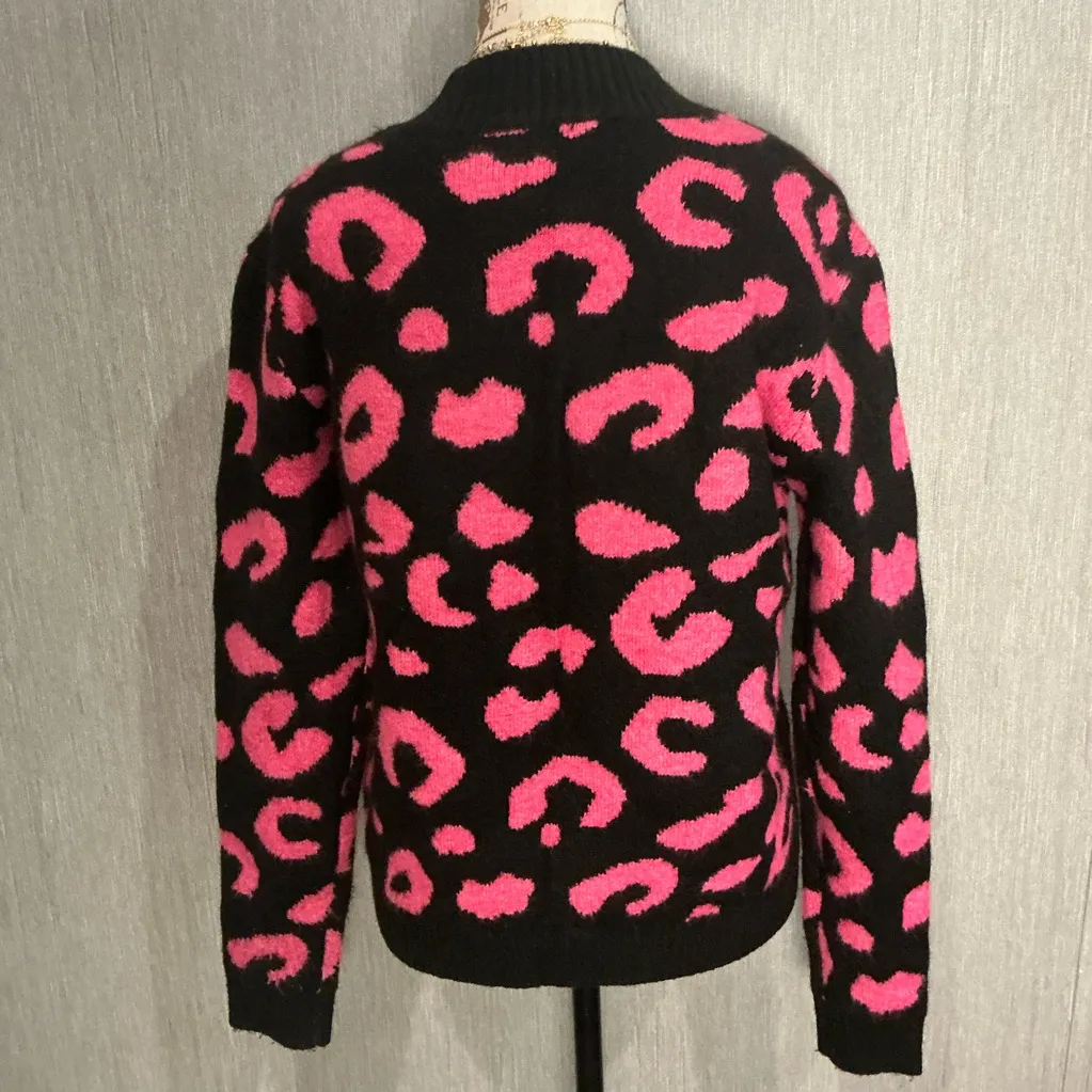 Line & Dot Stylish Pink and Black Leopard Print Sweater Size XS - Image 6