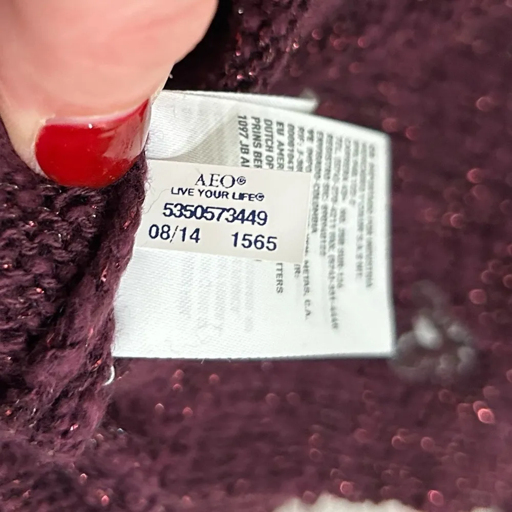 American Eagle Outfitters Burgundy Shimmer Knit Sweater V Neck Pullover Size M - Image 7