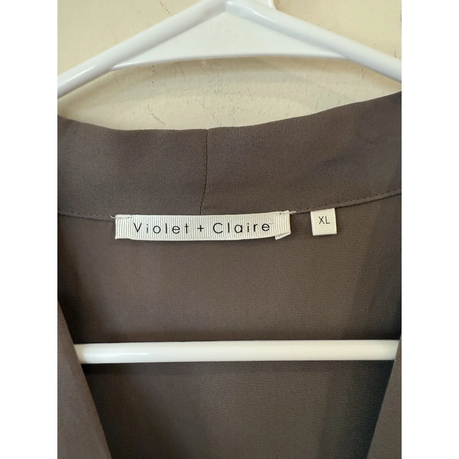 Violet and Clare Woman's Small Gray Long Sleeved High-Low button up blouse top - Image 3
