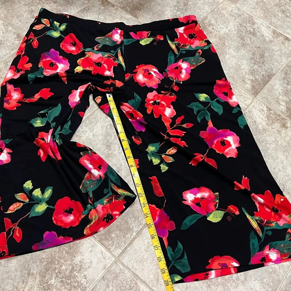 NEW Susan Graver floral wide leg high rise pull on capri pants black red XL - Image 5