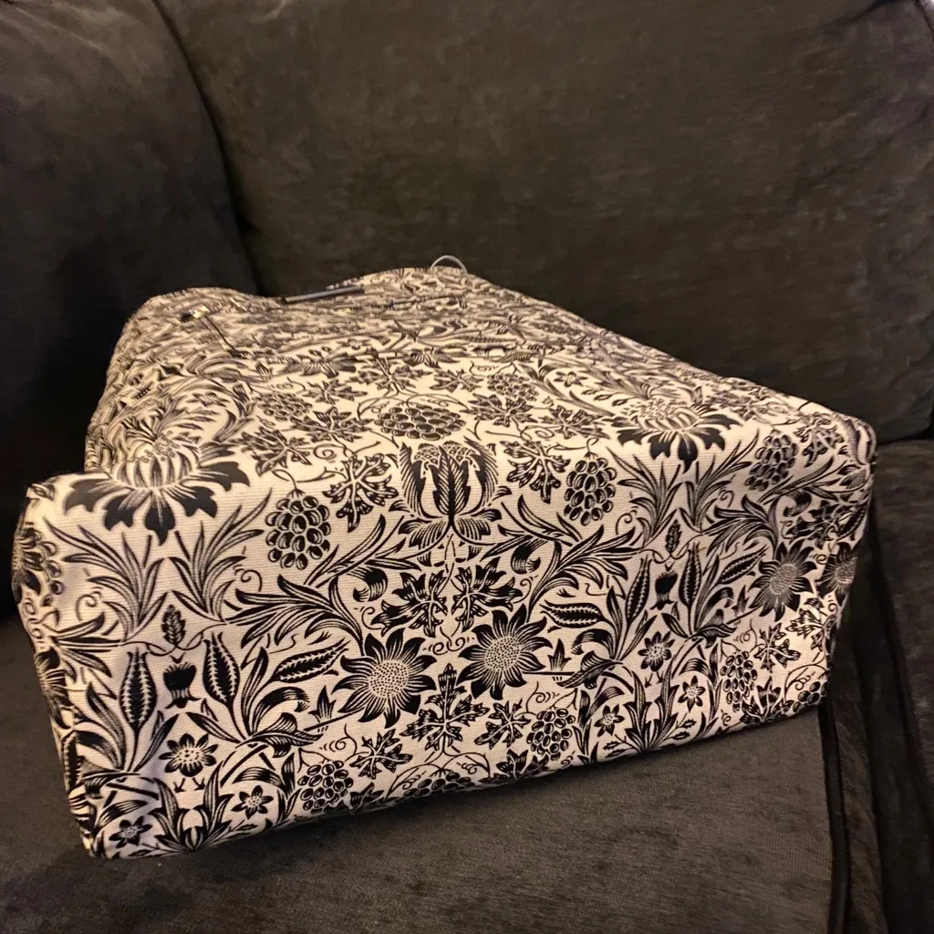 Bella Russo Black & White Floral Tote Bag Shoulder Bag | Large Everyday Carryall - Image 4