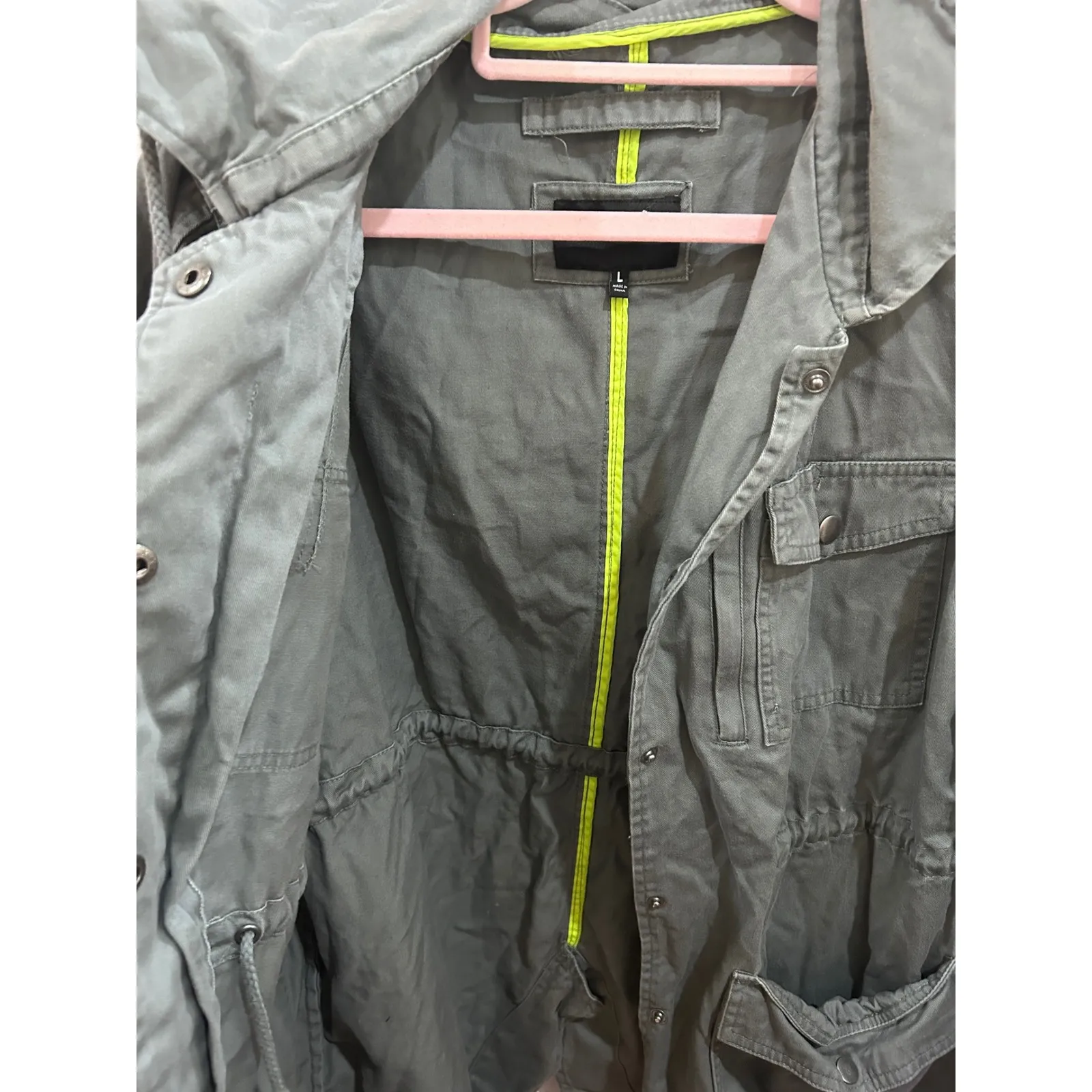 Utility Jacket Olive Green Cargo Pockets Drawstring Hooded Lightweight Casual - Image 4