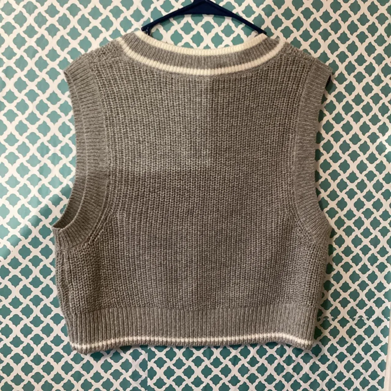 divided Women's Grey knit v neck vest size M - Image 6