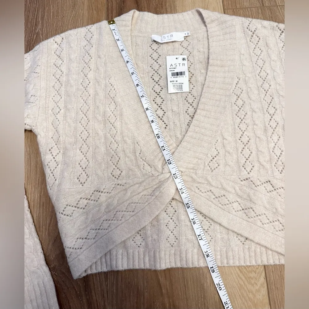 NWT  the Label Knot Front Cropped Sweater Cream / Size M - Image 15