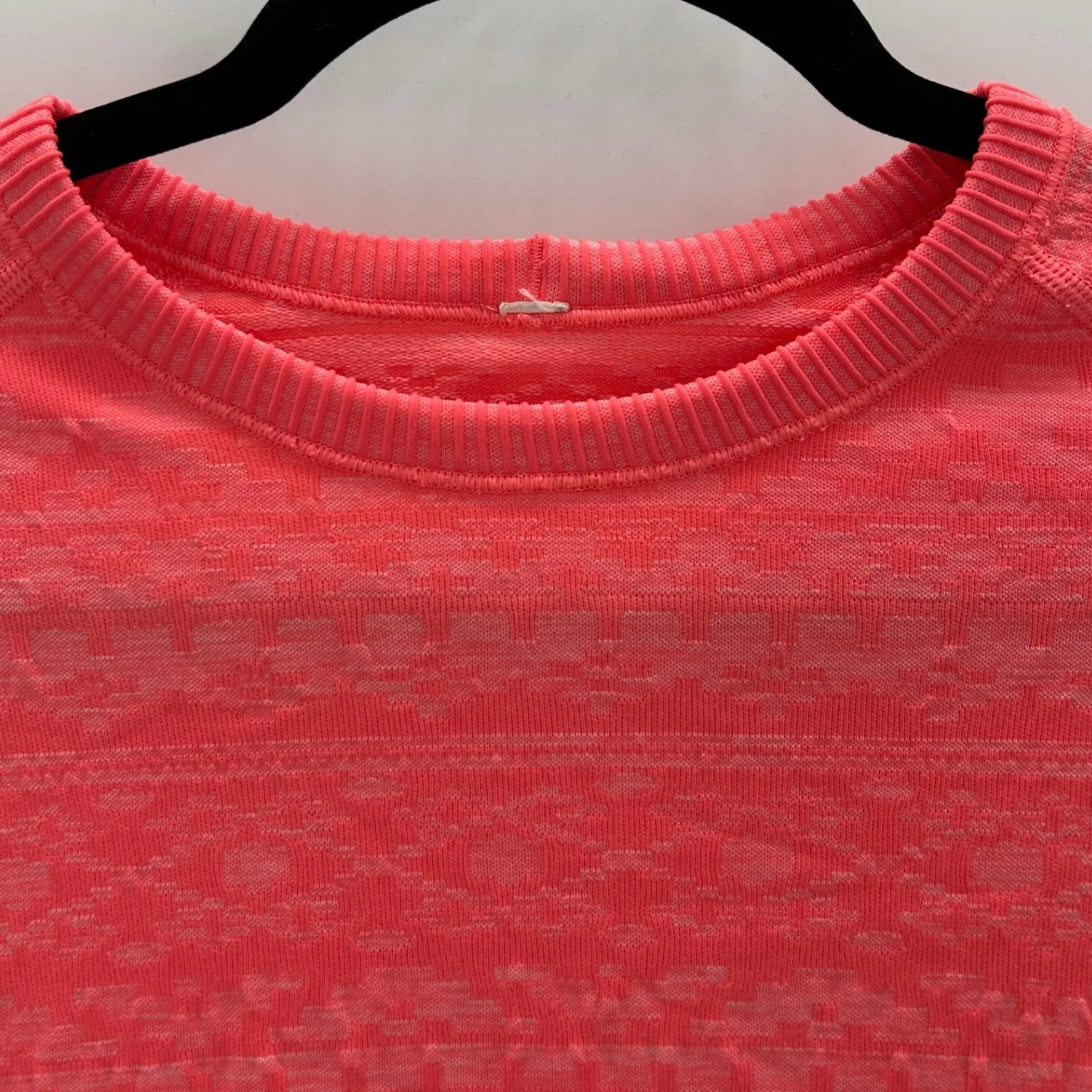 Lululemon Athletica Rest Less Coral Pink Seamless Long Sleeve Thumbhole Top Sz 4 - Image 5