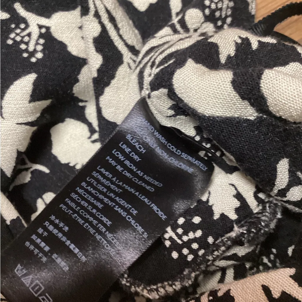 Free People Carmen top. Size Medium - Image 11