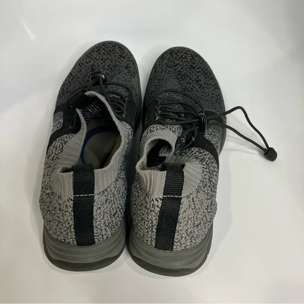 Nurse mates align Torri sneakers gray black womens size 11 work professional - Image 6