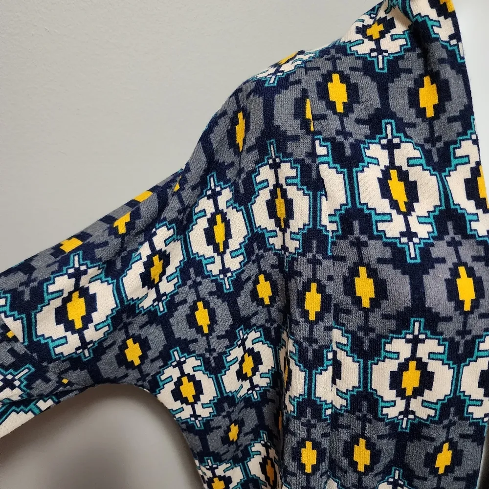 Fantastic Fawn Gray & Blue Aztec Open Front Cardigan Size Small - Image 2