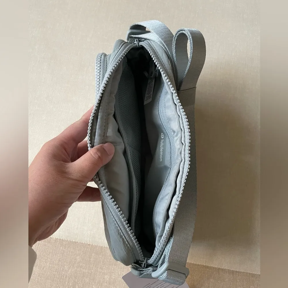 Multi-Pocket Crossbody Bag 2.5L  - Jade Grey - Image 9