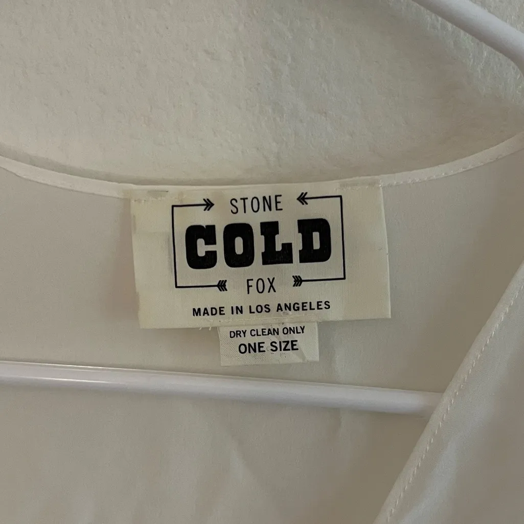 STONE COLD FOX White Silk Lace Bridal Robe NWT - Image 3