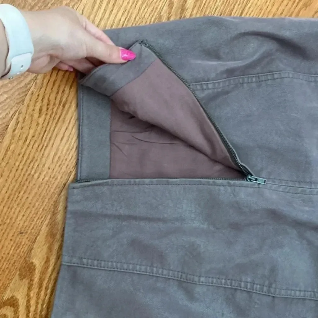 Free People Gray Zip Up Skirt Size 6 - Image 4