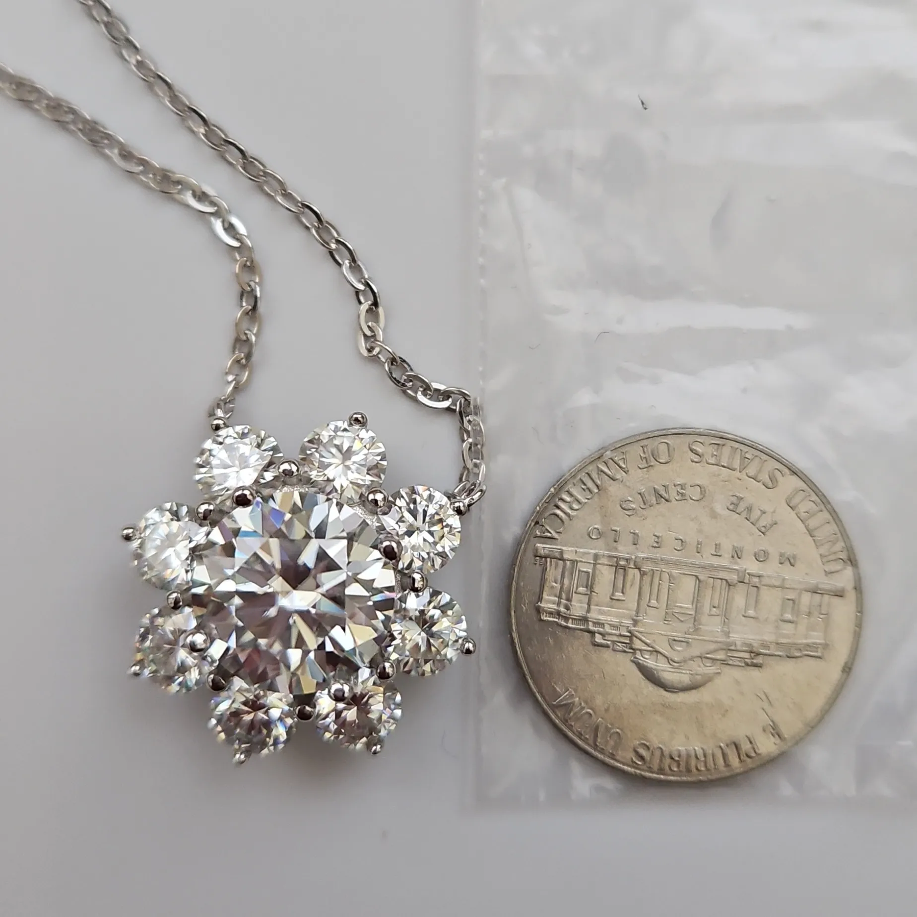 9cttw Moissanite Sunflower Necklace - Image 4