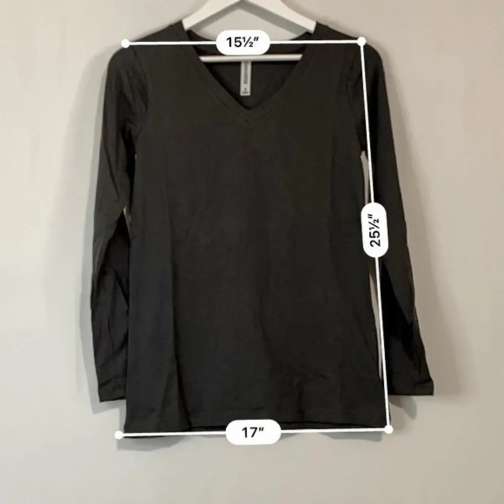 Zenana Outfitters Women’s V Neck Long Sleeve Tee Shirt Ash Gray Size Small NWOT - Image 8