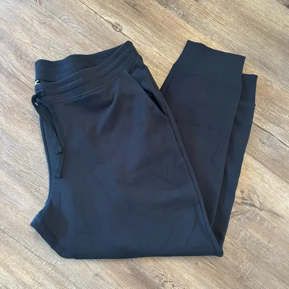 Amazon Essentials Basic Black Joggers Womens Size Xlg - Image 2