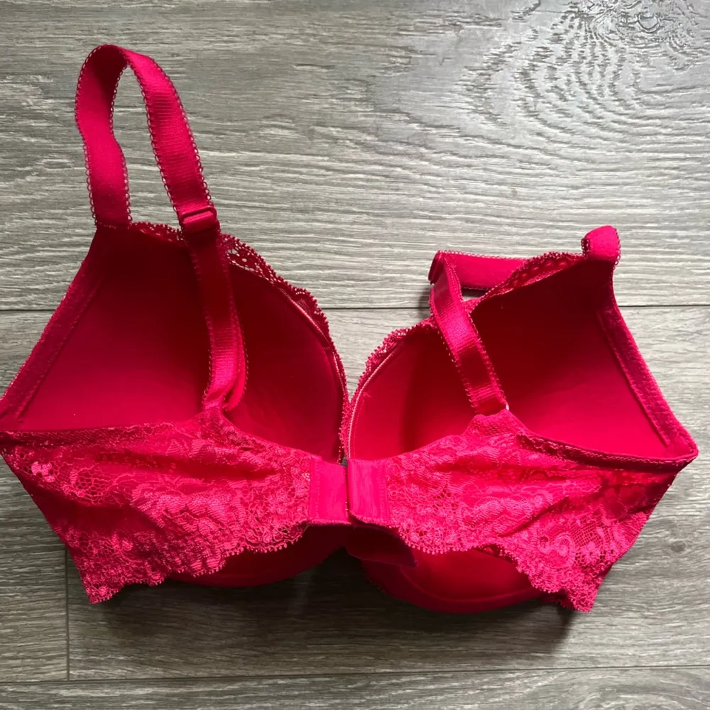 Victoria’s Secret Bright Pink Bow Rhinestone Underwire Lace Bra 32DD (E) - Image 3