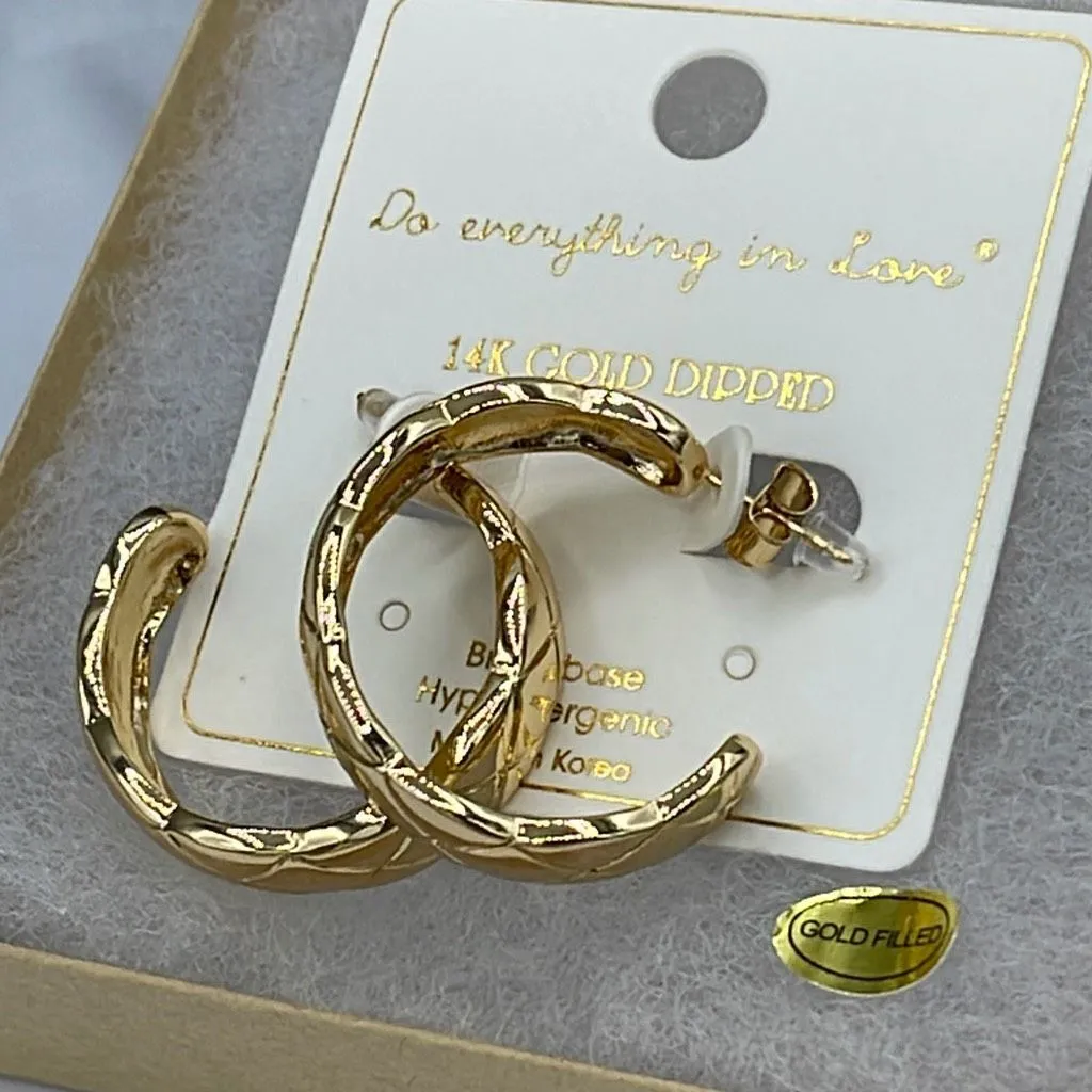 NWT 14K GP “ gold plated Do everything in Love “ Coco quilt hoops - Image 3