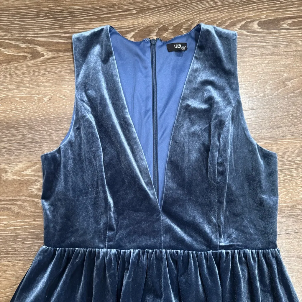 Lucca Couture plunge neck Asymmetrical Velvet mini Dress in Blue - Image 3