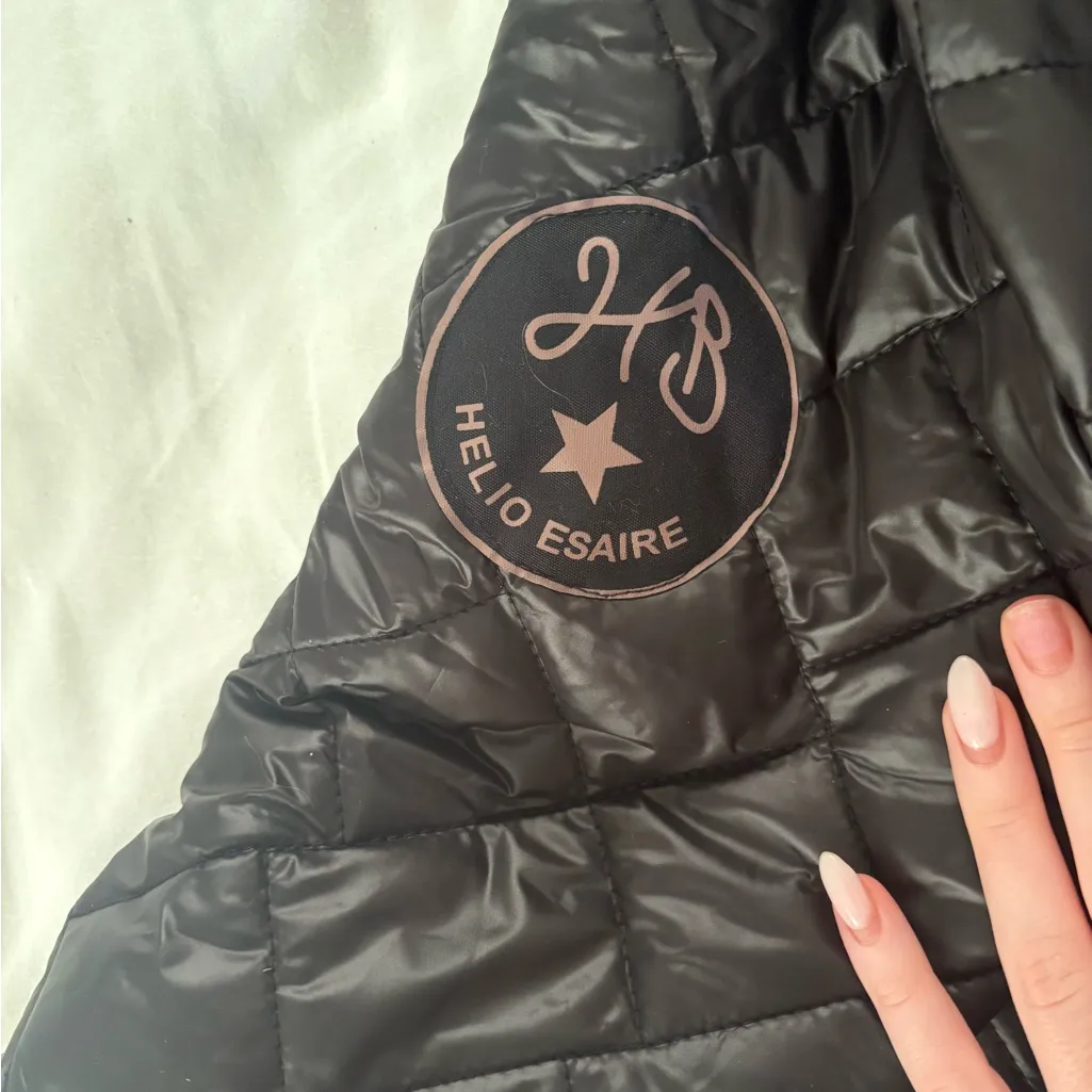 Black quilted jacket never worn Size M - Image 2