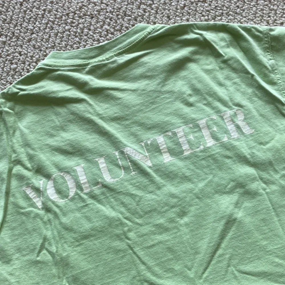 Comfort Colors Chickadees Green Short Sleeve Shirt Unisex Size Small Soft EUC - Image 7