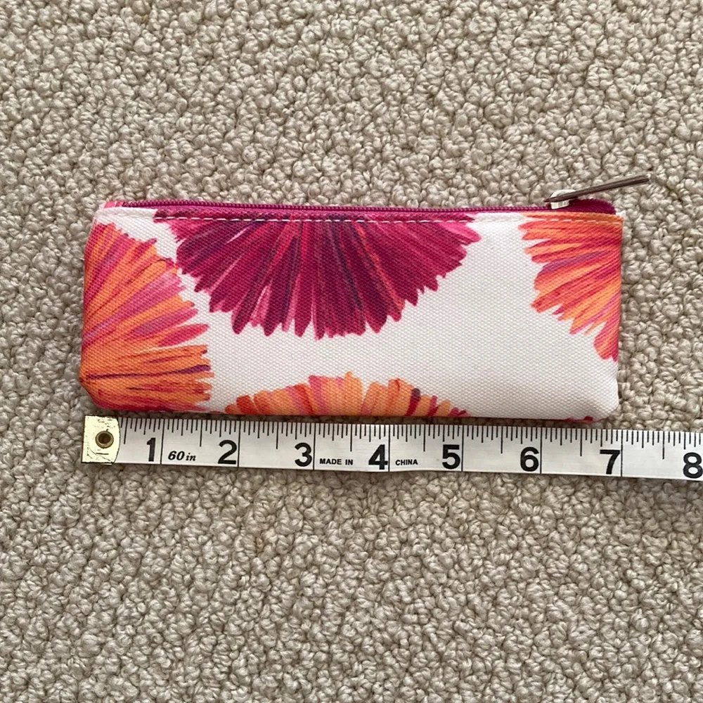 Lulu dK for Clinique Floral Small Pouch Zipper Bag Flowers Pink Red White EUC - Image 6