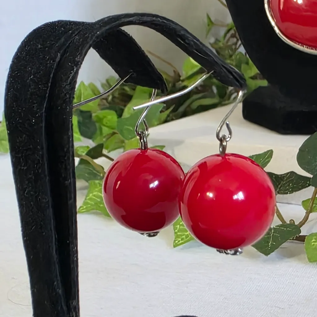 Chunky Red and Silver Bead Necklace With Statement Pendant and Earrings Set - Image 12