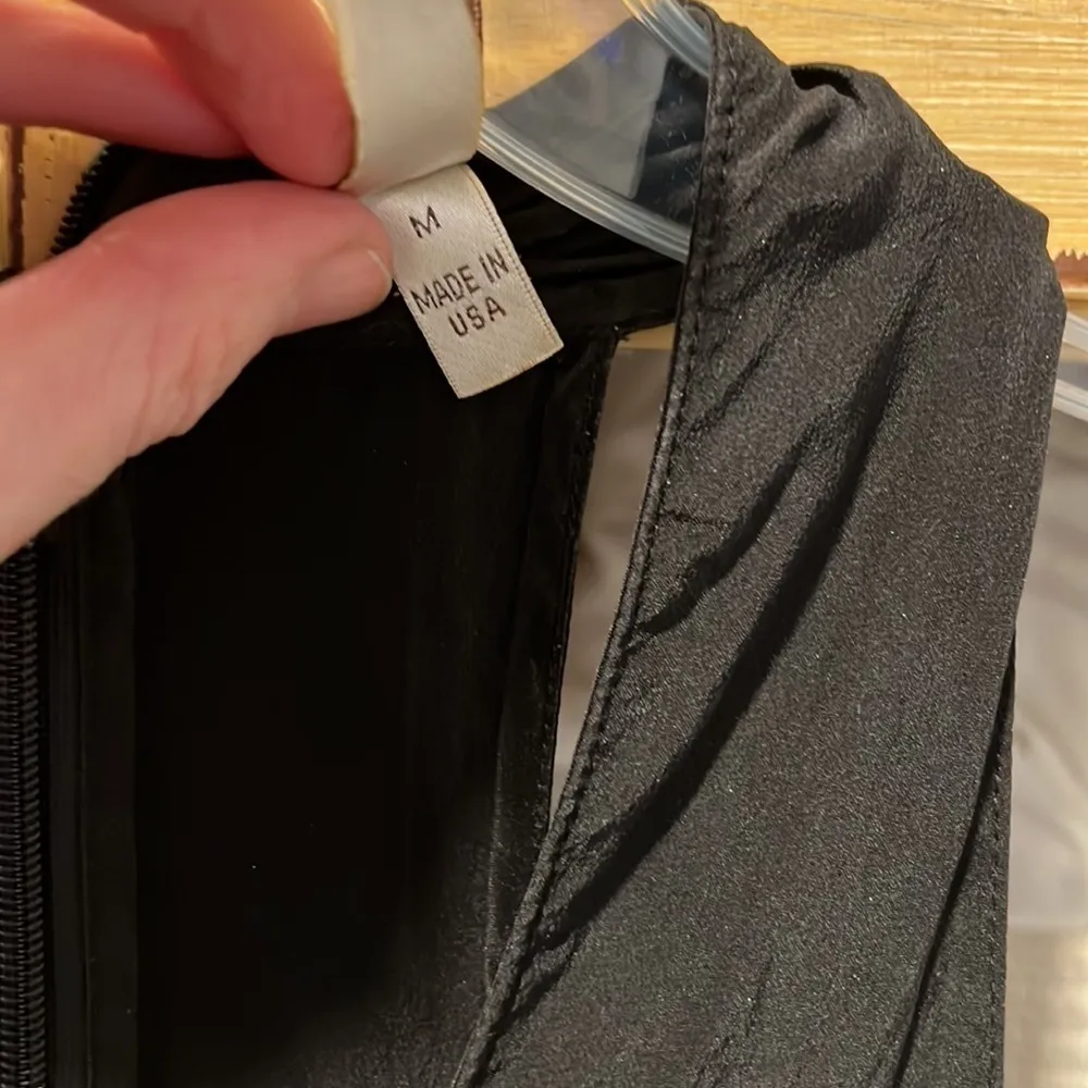 Rory Beca black v-neck sleeveless romper size medium - Image 6