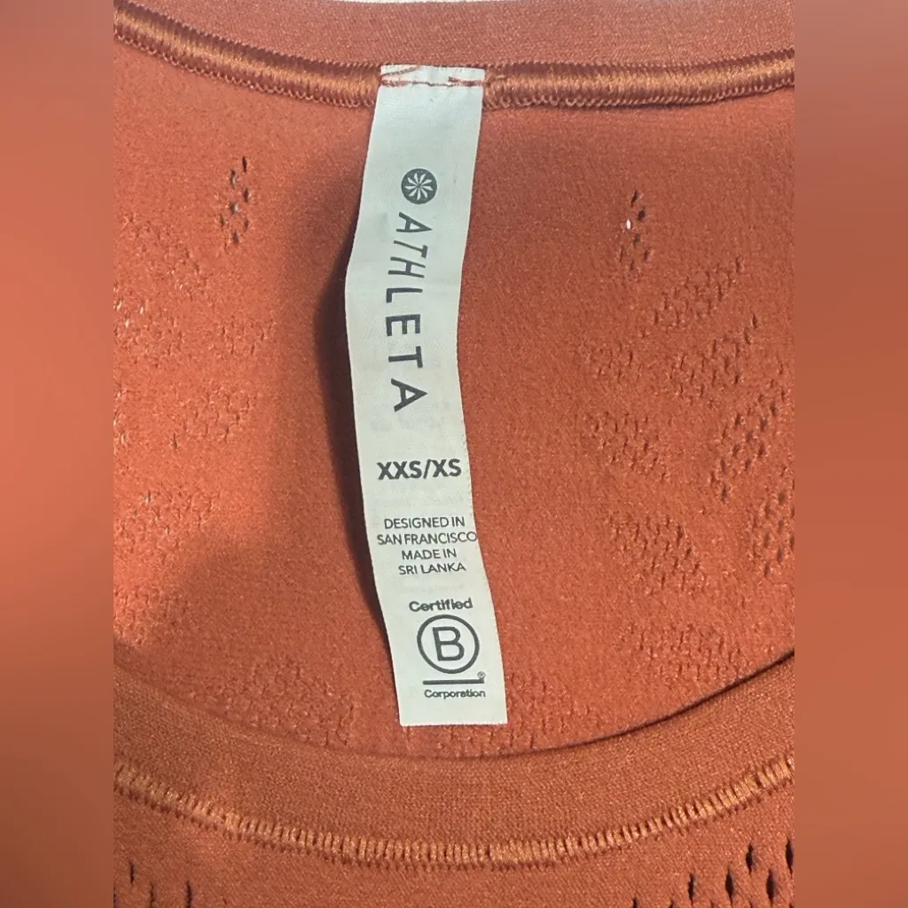 ATHLETA Women's Sleeveless Rust Top 🏃‍♀️🧡🍂🍁 - Image 7