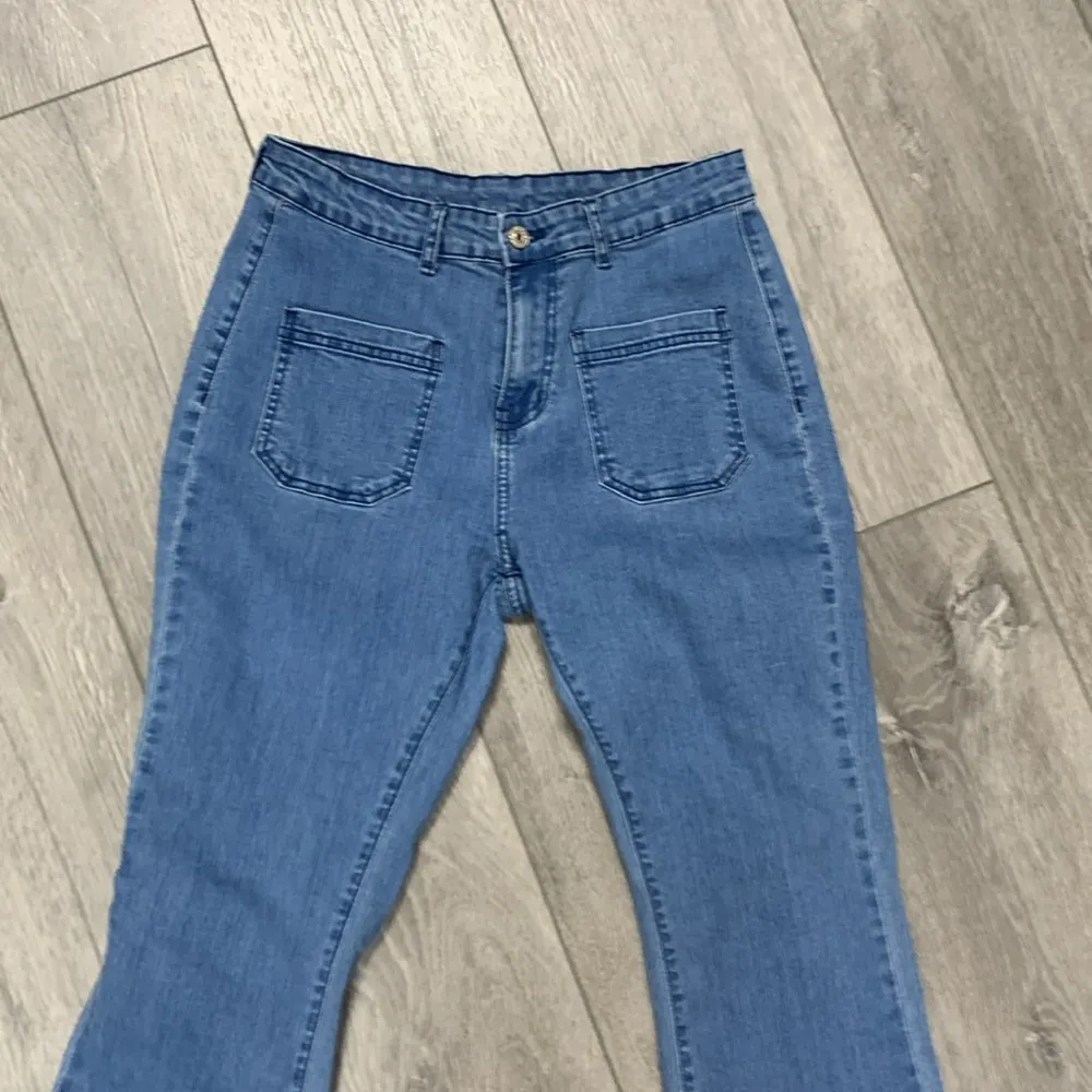 Vintage Style Flare Big Front Pocket Jeans Size M - Image 2