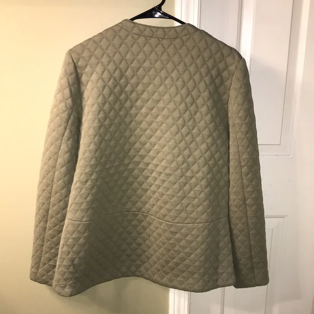 Women’s Green Quilted Jacket - Image 7