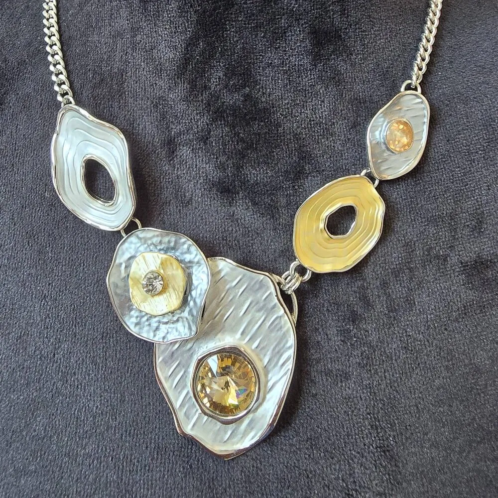 Womens Gold Tone Round Coin Chain Silver Pearl Linked Necklace with Spring Ring - Image 1