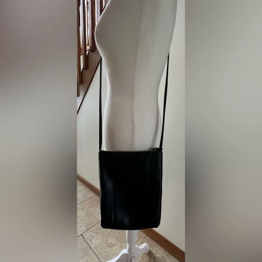 Nine West | black leather crossbody handbag. - Image 13