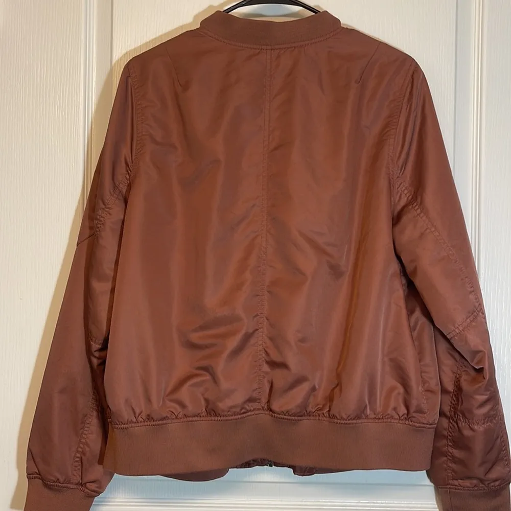 Forever 21 Plus Satin Bomber Jacket (Rose Gold/Burnt Orange Color) Size 2XL GUC - Image 6