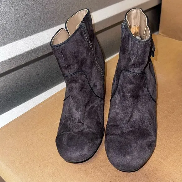 White Mountain Dark Purple Eggplant Ankle Boot Women's 8 - Image 2