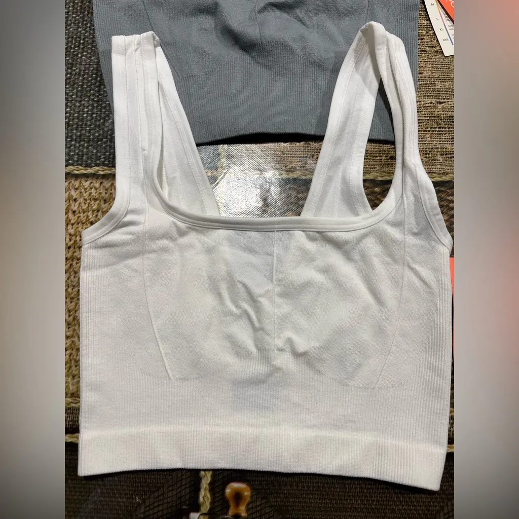 🩷🩷NWT BUNDLE COLSIE XS Gray and White Women's Tops🩷🩷 - Image 2