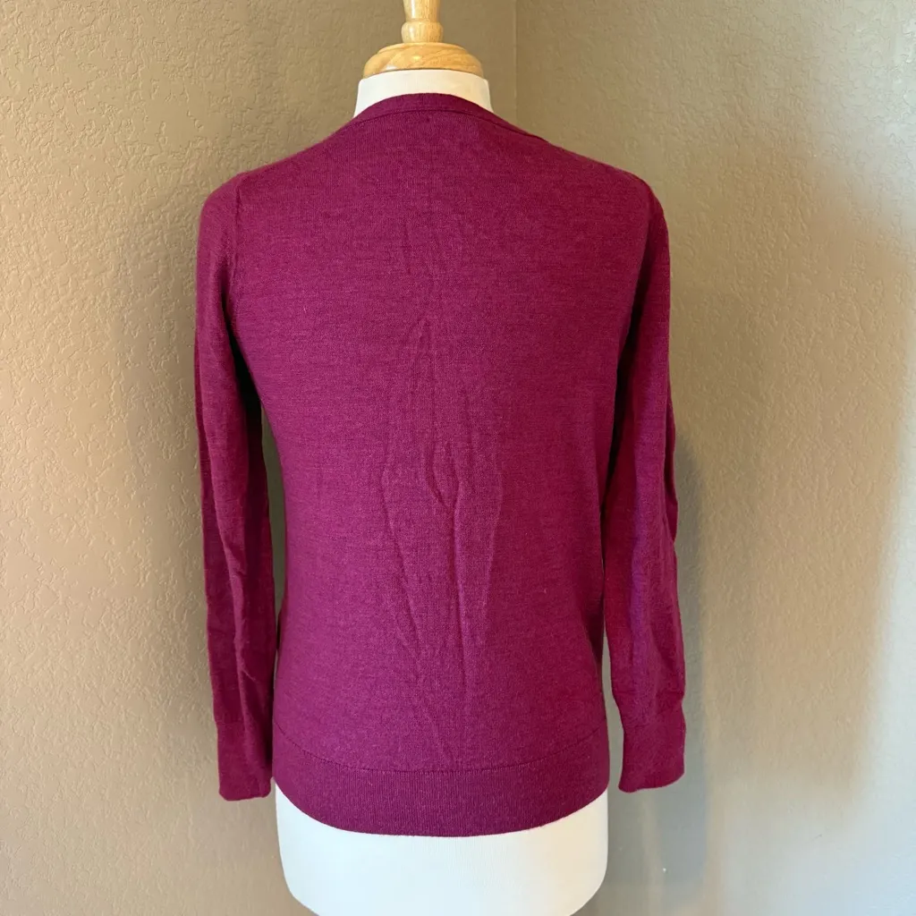 Banana Republic Deep Magenta V-Neck Sweater Medium - Image 2