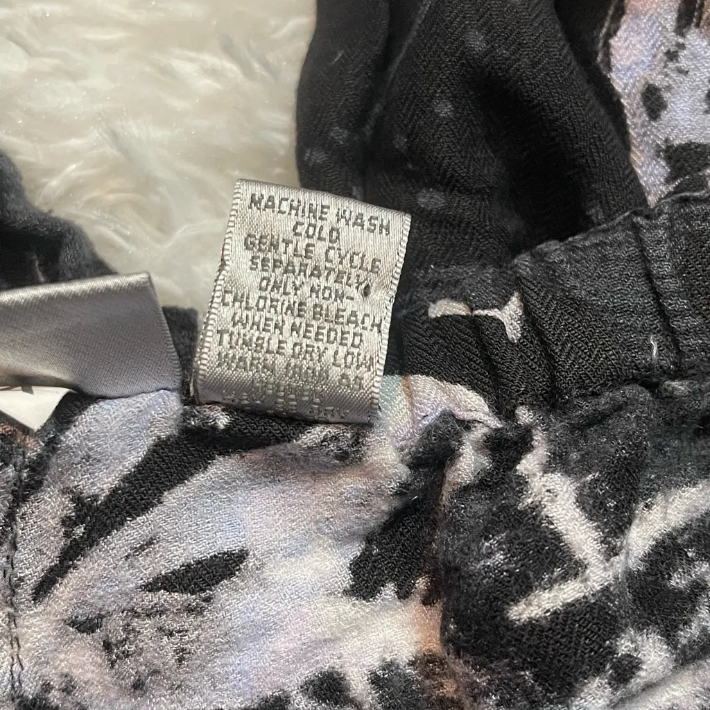 Chico’s black w/purple & white floral linen blend wide leg pants US 12/ Chico 2 - Image 3