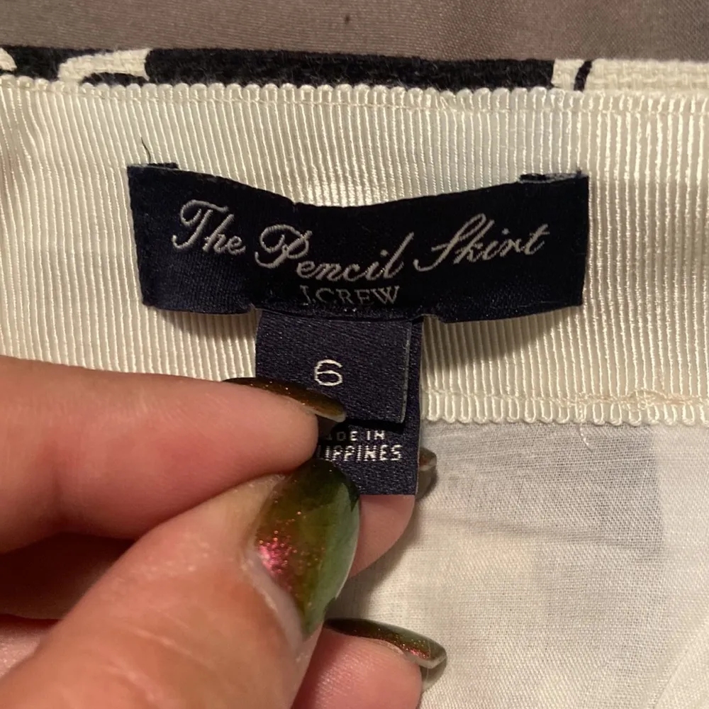 J. Crew Black and White Floral Pencil Skirt - Image 6