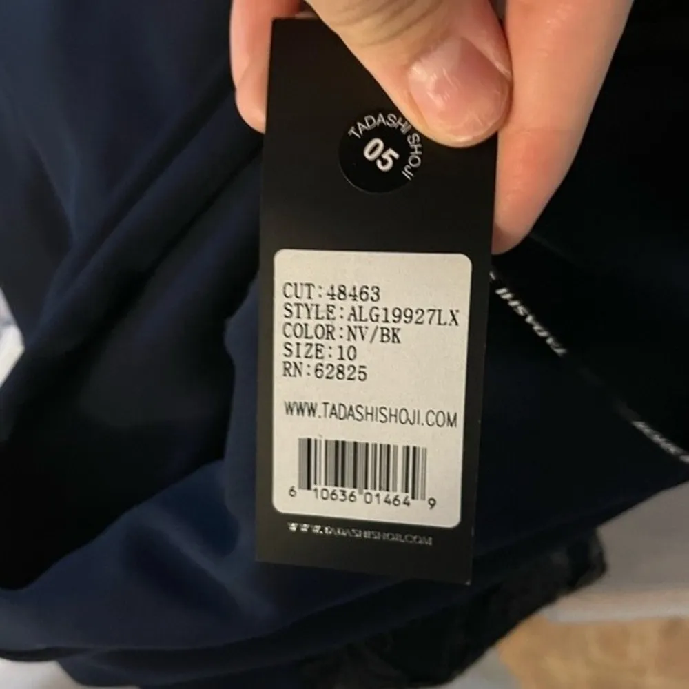 Tadashi Shoji Rizal Sleeveless Crepe Gown - Image 8