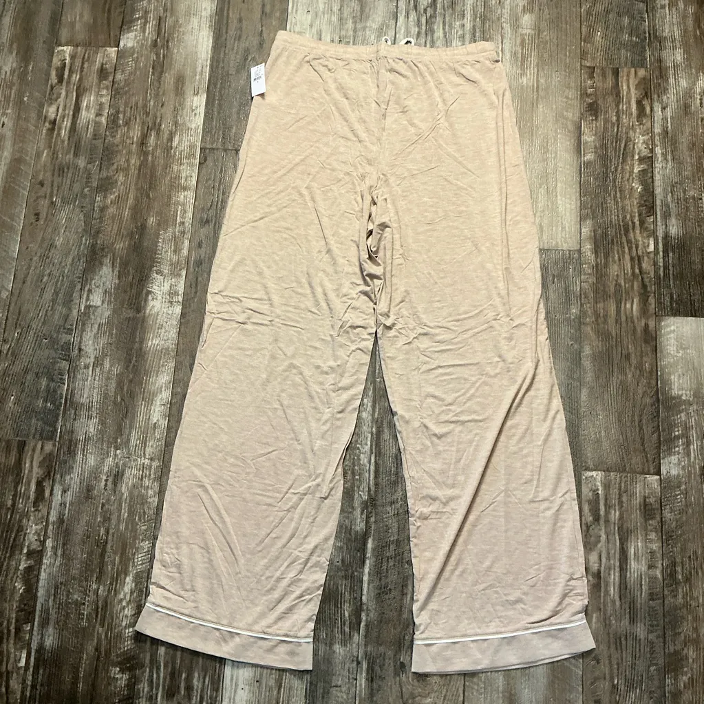 GAP Women's Extra Soft Pajama Pants - Cream Size Small - Image 8
