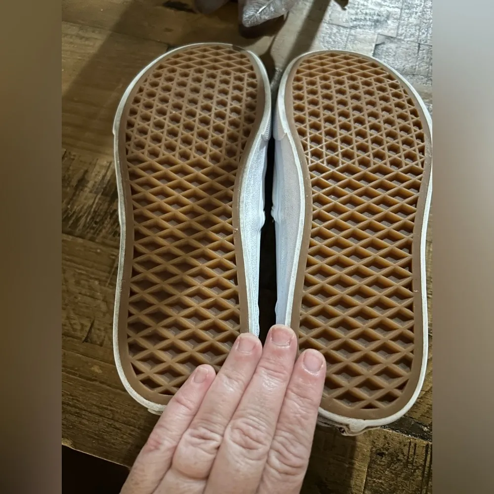 Vans  Women's Size‎ 8.5 White ASHER SLIP-ON SKATE SHOES - Image 10