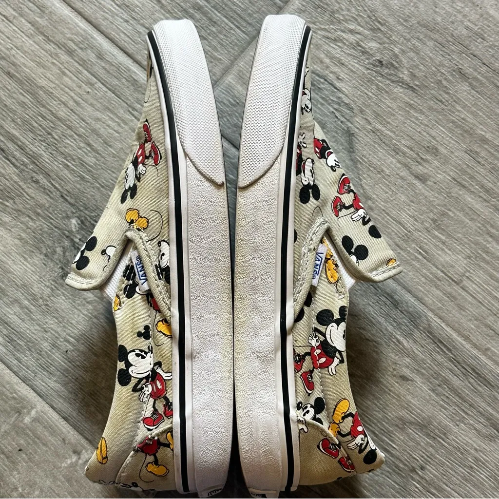 Vans Off The Wall Slip On X Disney Mickey Mouse Shoes
Sneakers Unisex M4.5 W6 - Image 6