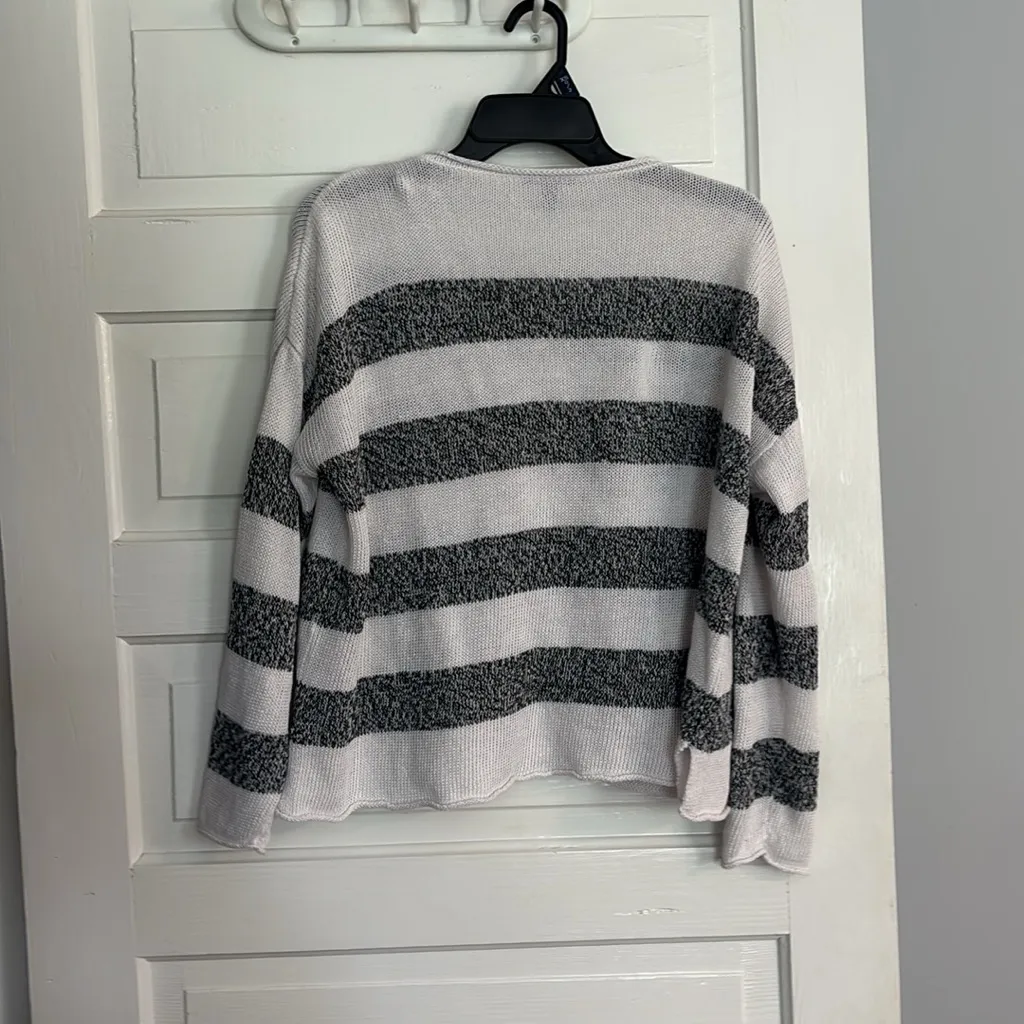 Eileen Fisher Navy and White Striped Cropped Organic Linen Sweater - Image 3