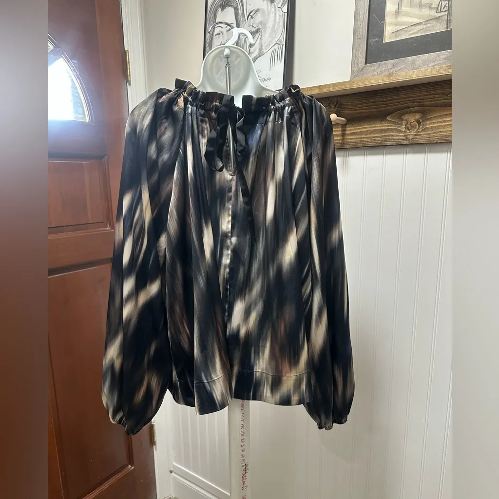 H&M Silky Black and Brown Women's Boxy Balloon Sleeve Back Neck Tie Top Sz M - Image 2